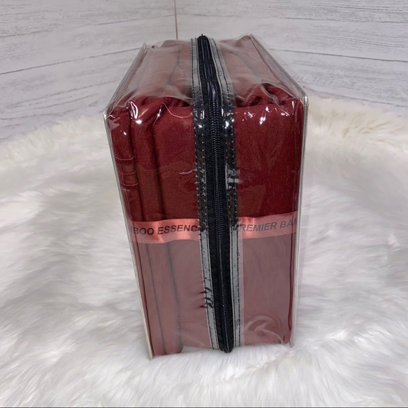 ⭐️SALE⭐️King 4pc Burgundy Bedsheets - Picture 3 of 5